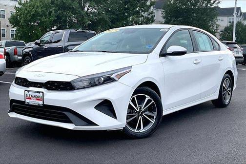 Snow White Pearl 2023 Kia Forte LXS