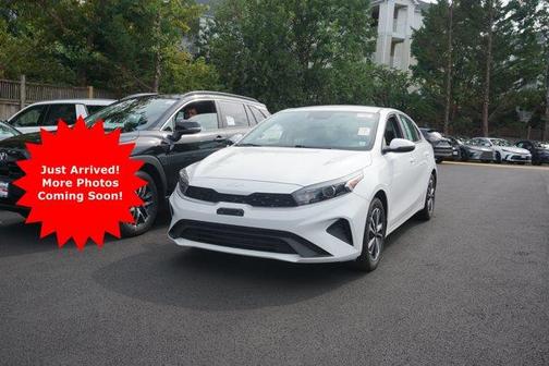 Snow White Pearl 2023 Kia Forte LXS
