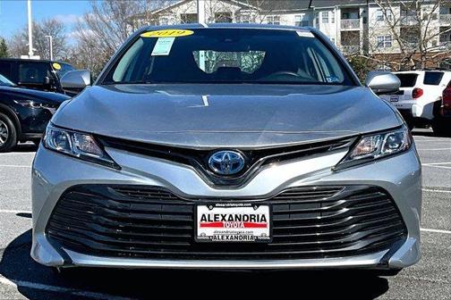 2019 Toyota Camry Hybrid LE