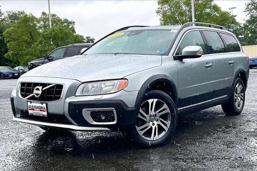 Electric Silver Metallic 2013 Volvo XC70 3.2