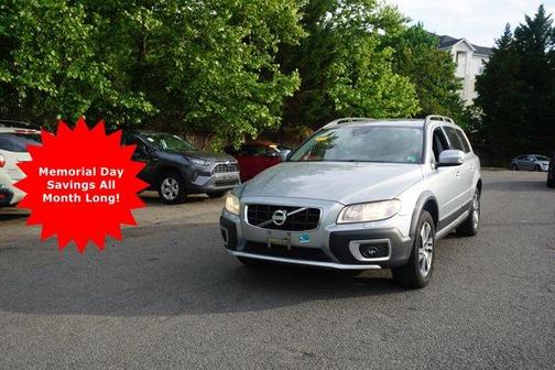 Electric Silver Metallic 2013 Volvo XC70 3.2