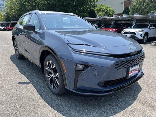 2025 Toyota Crown Signia XLE