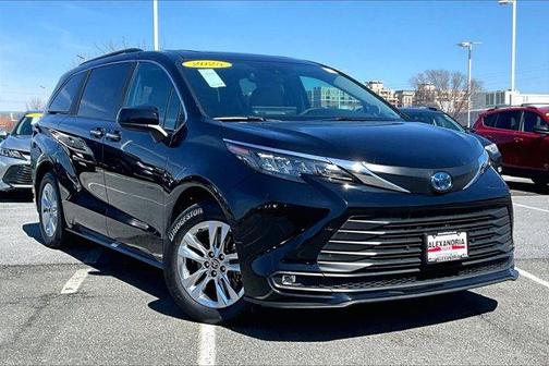 2025 Toyota Sienna XLE