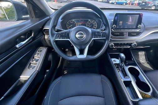 Black 2024 Nissan Altima 2.5 SV