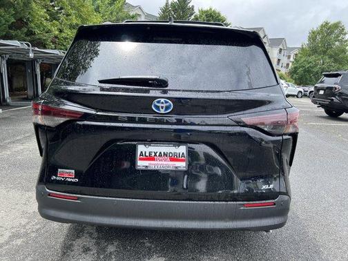 2025 Toyota Sienna XLE