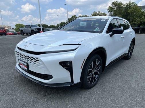 2025 Toyota Crown Signia XLE