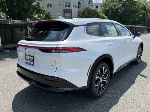 2025 Toyota Crown Signia XLE