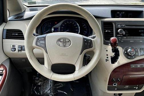 2011 Toyota Sienna XLE