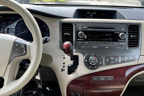 2011 Toyota Sienna XLE