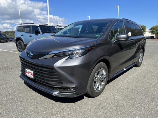 2025 Toyota Sienna XLE
