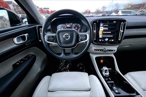 2021 Volvo XC40 T5 Inscription