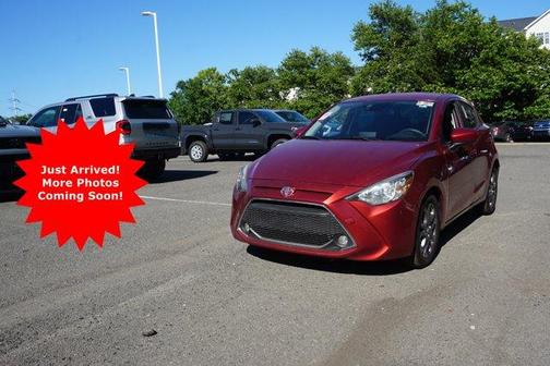 2020 Toyota Yaris Sedan LE