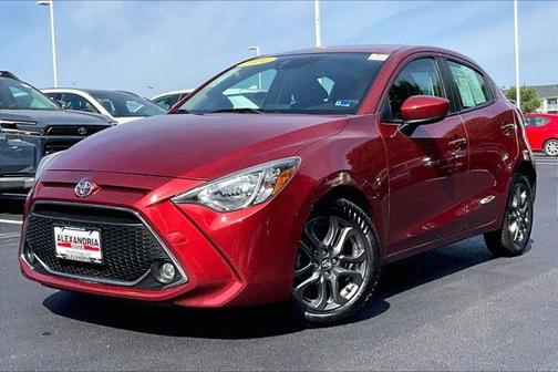 2020 Toyota Yaris Sedan LE