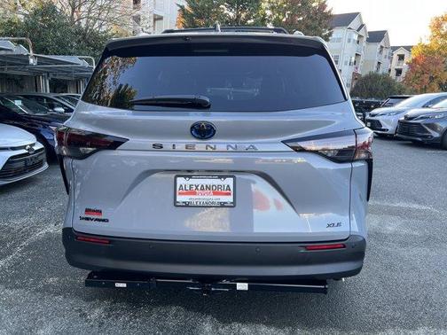 2025 Toyota Sienna Woodland Edition