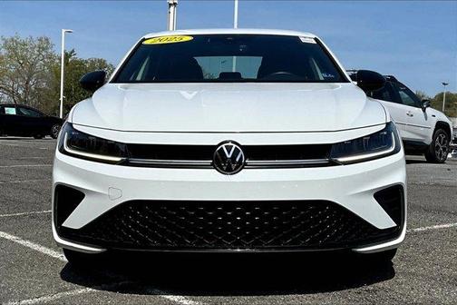 Pure White 2025 Volkswagen Jetta 1.5T Sport