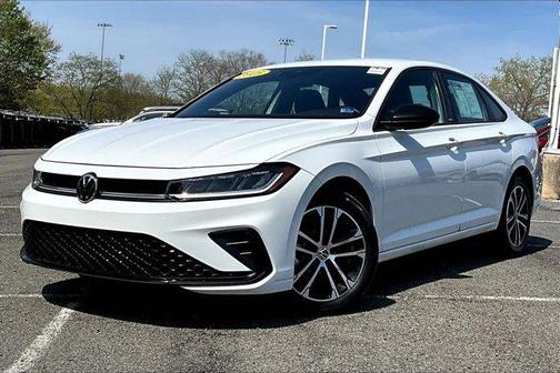 Pure White 2025 Volkswagen Jetta 1.5T Sport