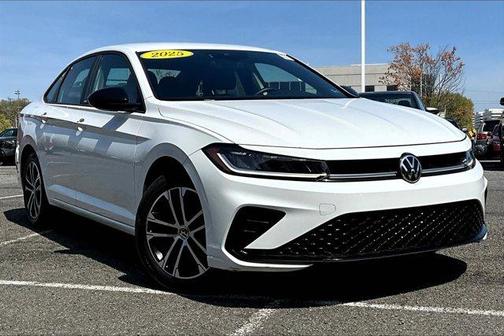 Pure White 2025 Volkswagen Jetta 1.5T Sport