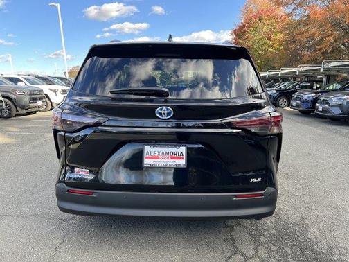2025 Toyota Sienna XLE