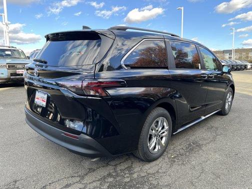 2025 Toyota Sienna XLE