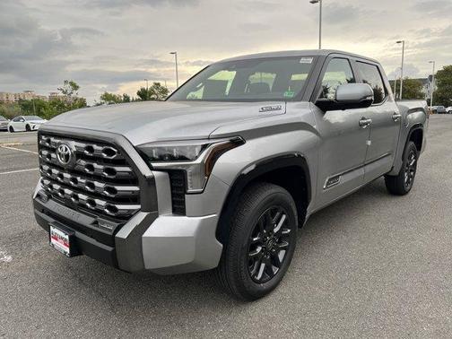 2025 Toyota Tundra Hybrid Platinum