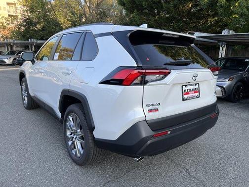 2025 Toyota RAV4 XLE Premium