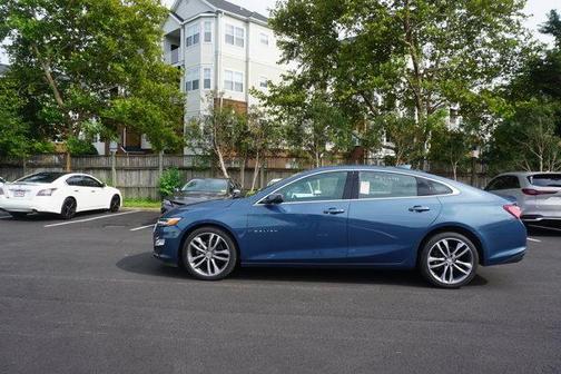 Lakeshore Blue Metallic 2024 Chevrolet Malibu 2LT