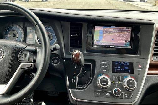 2016 Toyota Sienna Limited Premium