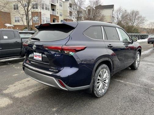 2026 Toyota Highlander Hybrid Platinum