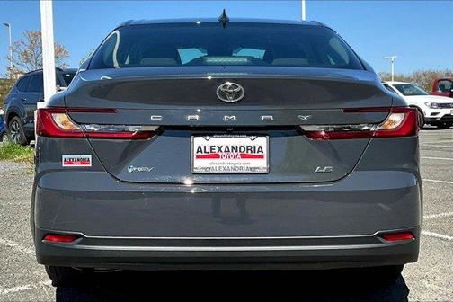 01L7 2025 Toyota Camry LE