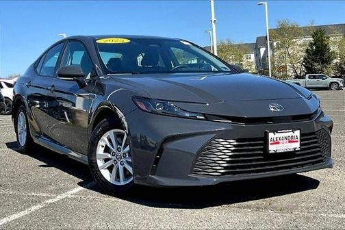 01L7 2025 Toyota Camry LE