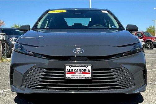 01L7 2025 Toyota Camry LE