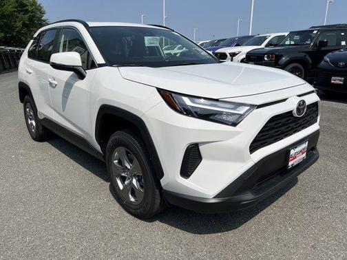 2025 Toyota RAV4 Hybrid XLE