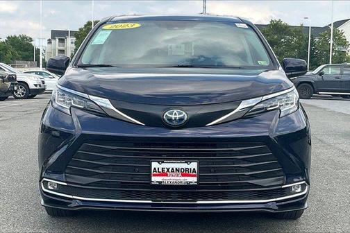 2023 Toyota Sienna XLE
