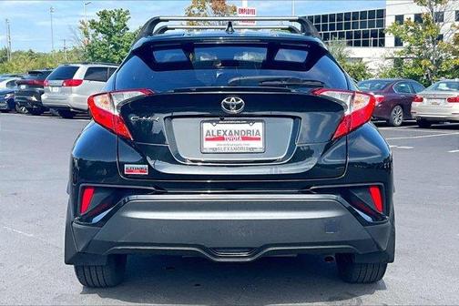 2022 Toyota C-HR XLE
