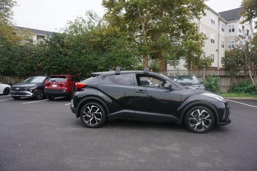 2022 Toyota C-HR XLE