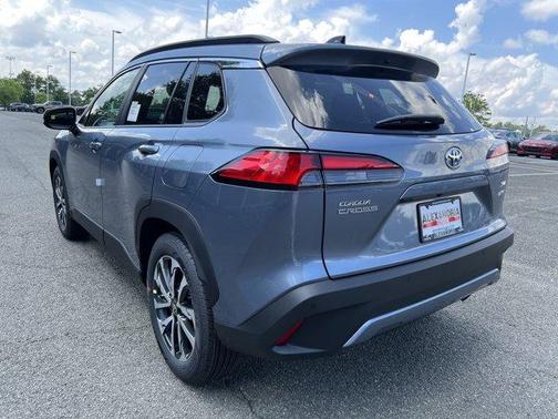 2025 Toyota Corolla Cross XLE