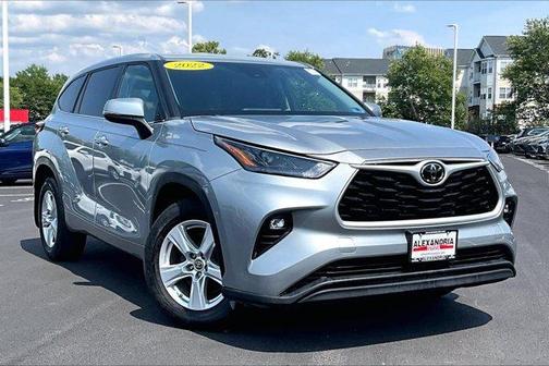 2022 Toyota Highlander LE