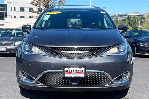 Granite Crystal Clearcoat Metallic 2019 Chrysler Pacifica Touring-L Plus