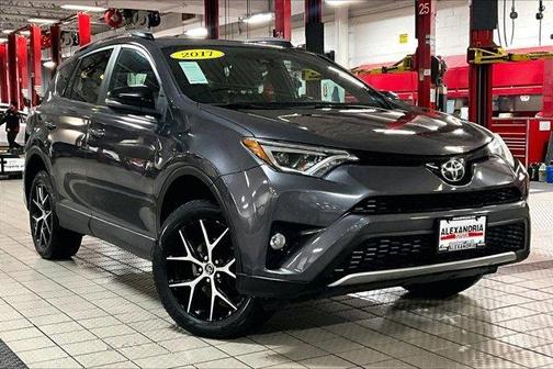 2017 Toyota RAV4 SE