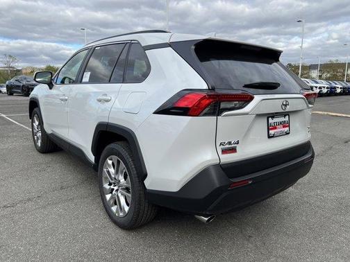 2025 Toyota RAV4 XLE Premium