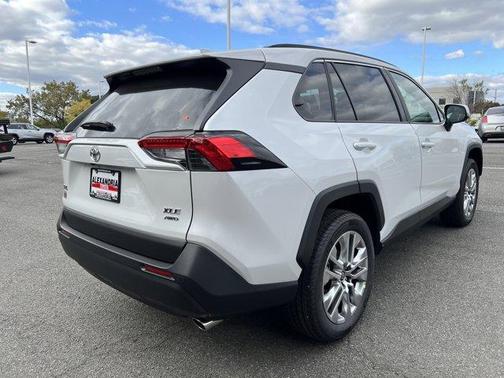 2025 Toyota RAV4 XLE Premium