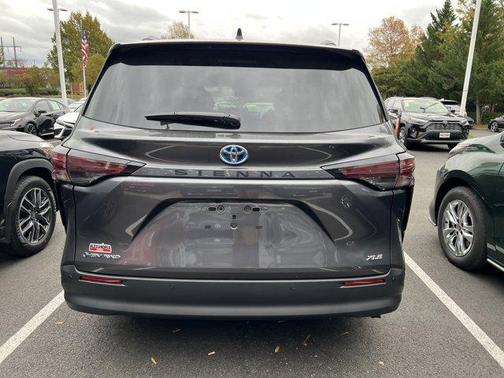 2025 Toyota Sienna XLE