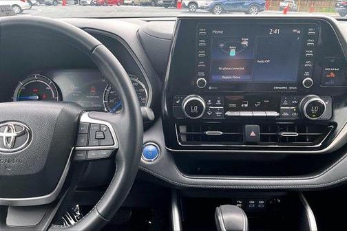 2022 Toyota Highlander Hybrid XLE