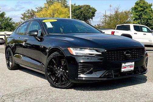 2022 Volvo S60 Recharge Plug-In Hybrid T8 Black Edition R-Design Extended Range