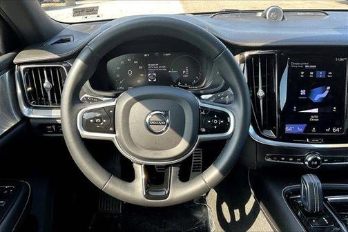 2022 Volvo S60 Recharge Plug-In Hybrid T8 Black Edition R-Design Extended Range
