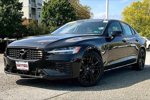 2022 Volvo S60 Recharge Plug-In Hybrid T8 Black Edition R-Design Extended Range