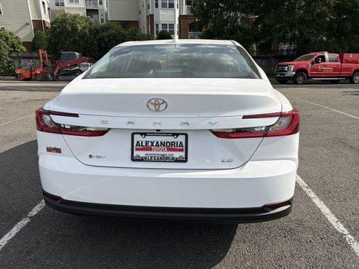 Ice 2026 Toyota Camry LE