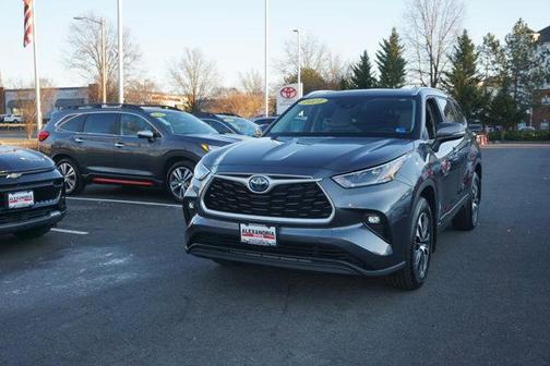 2021 Toyota Highlander Hybrid XLE