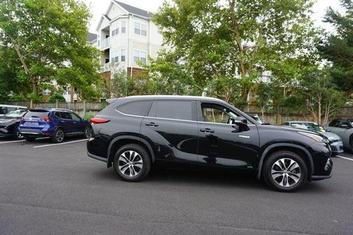 2021 Toyota Highlander Hybrid XLE