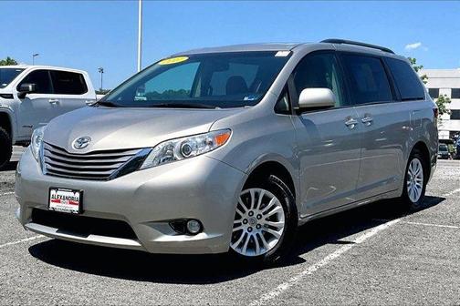 2017 Toyota Sienna XLE